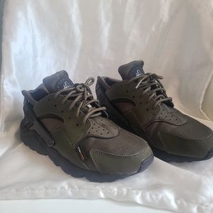 Limited Nike Hurrache Sneakers - Khaki Military Green